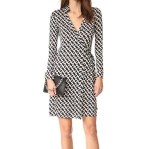 Classic Diane von Furstenberg Julian Silk Jersey Chain Wrap Dress
